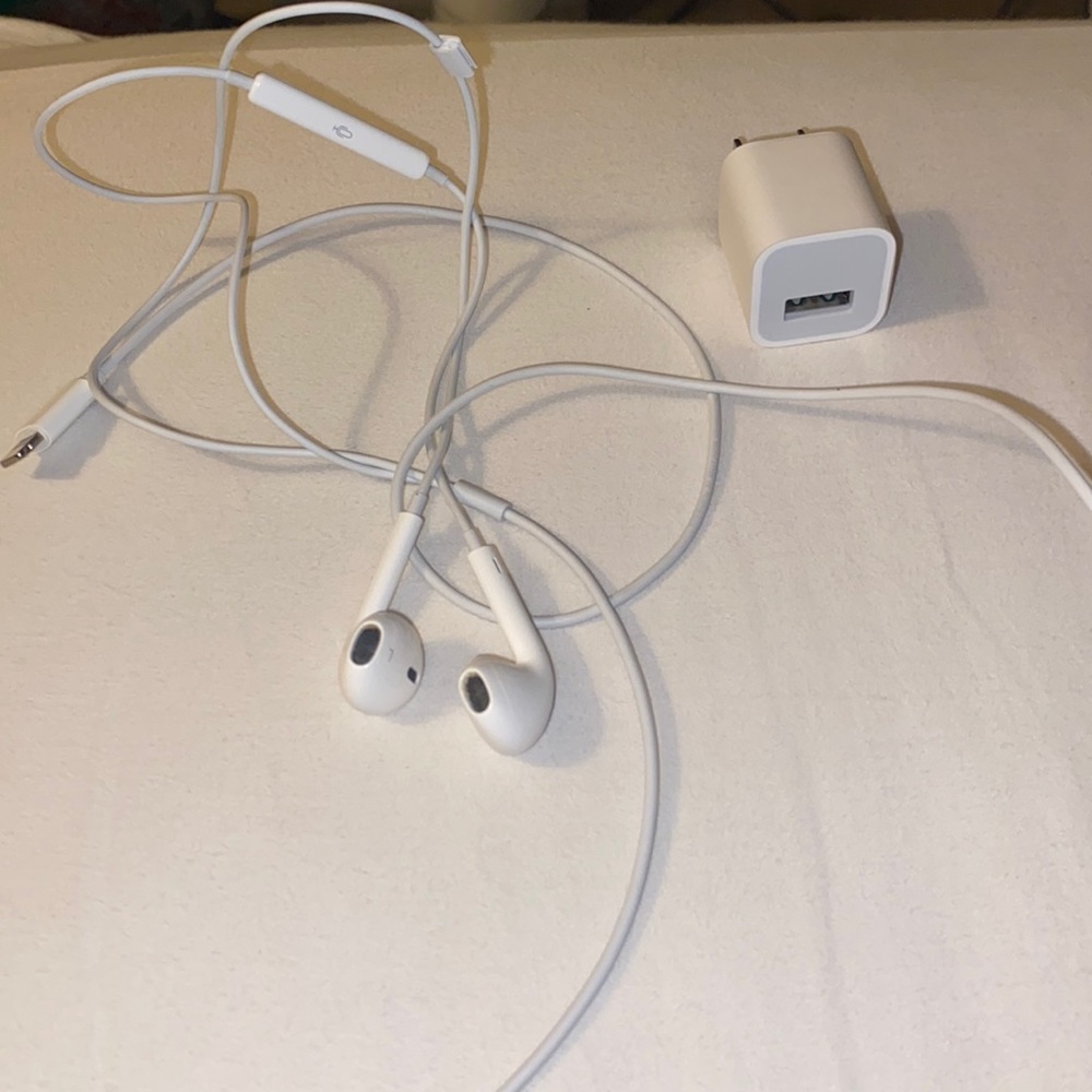 New iPhone #11 head phones and outlet charger